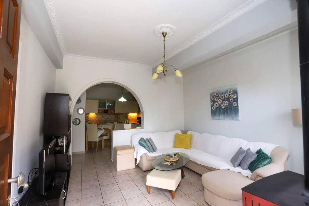“Katerina'S Guest House” Kato Garouna Exterior foto