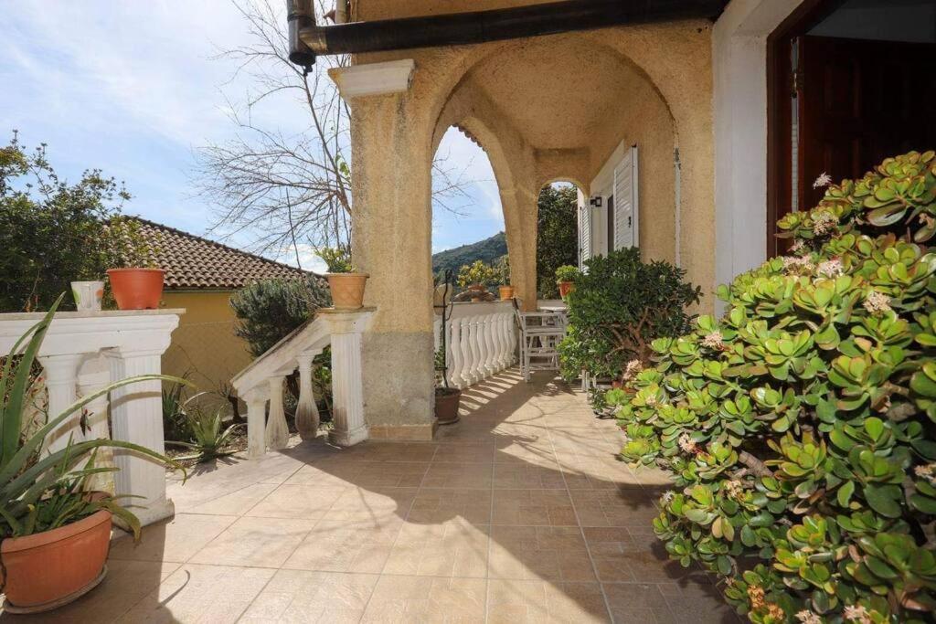 “Katerina'S Guest House” Kato Garouna Exterior foto